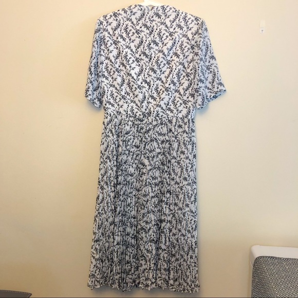 MIKAEL AGHAL
Pleated Floral-print - Picture 3 of 5